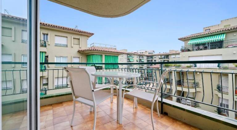 Apartment with patio, garden & pool | Good for workation — photo 3