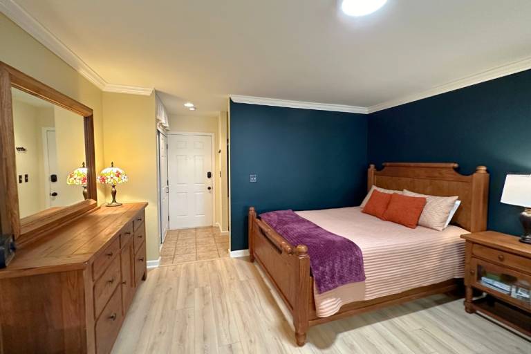 Wonderful vacation home with heated pool & hot tub | Pets are welcome — photo 5
