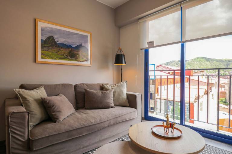 w Gorgeous 2BR w Perfect Balcony in Cusco