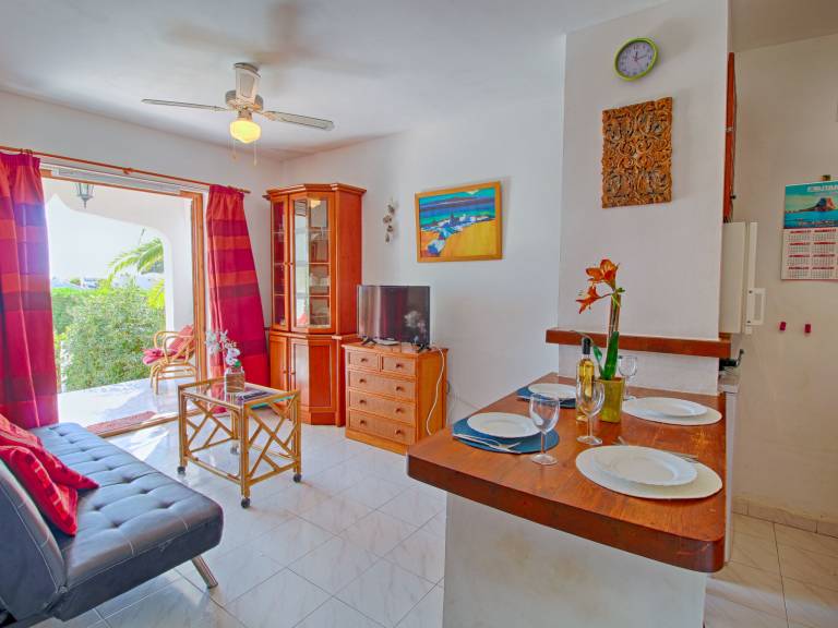 Wonderful vacation home with pool, terrace & garden | Pets allowed — photo 4