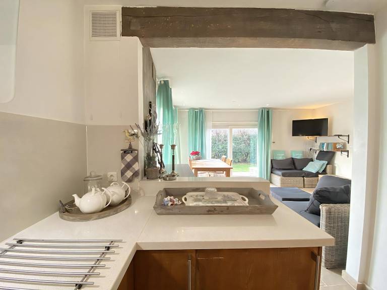 Family-friendly pleasant bungalow with terrace & yard | Close to the beach | Pets are welcome — photo 5