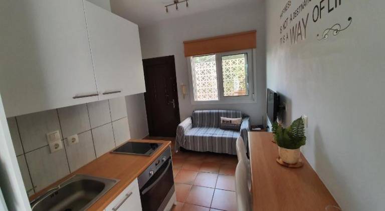 Holiday apartment with terrace & yard — photo 5