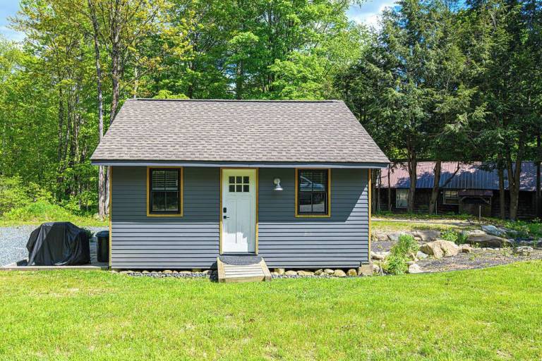Cabin Lake Sunapee