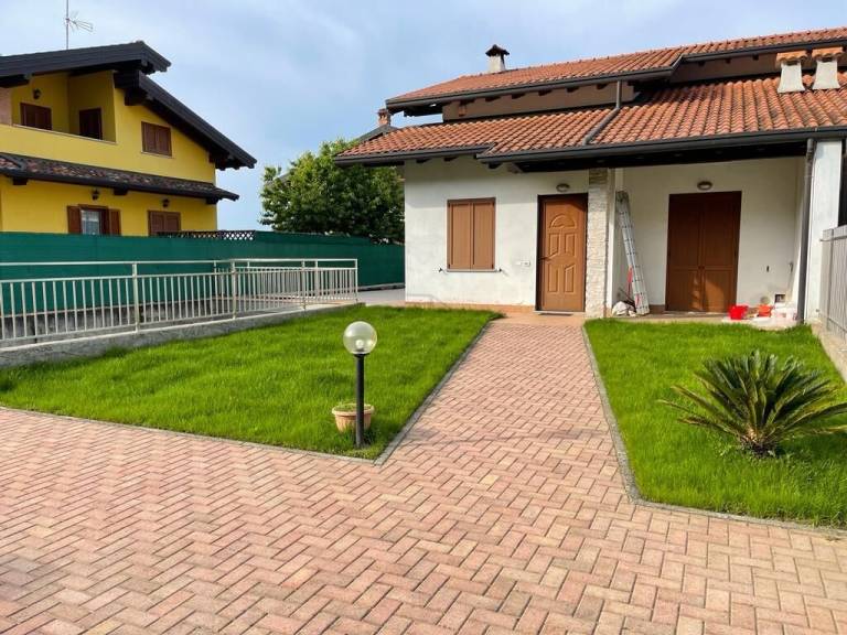 Casa  Castelletto sopra Ticino