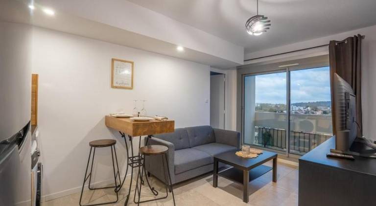 Lovely holiday apartment with patio & garden | Pets allowed in Toulouse