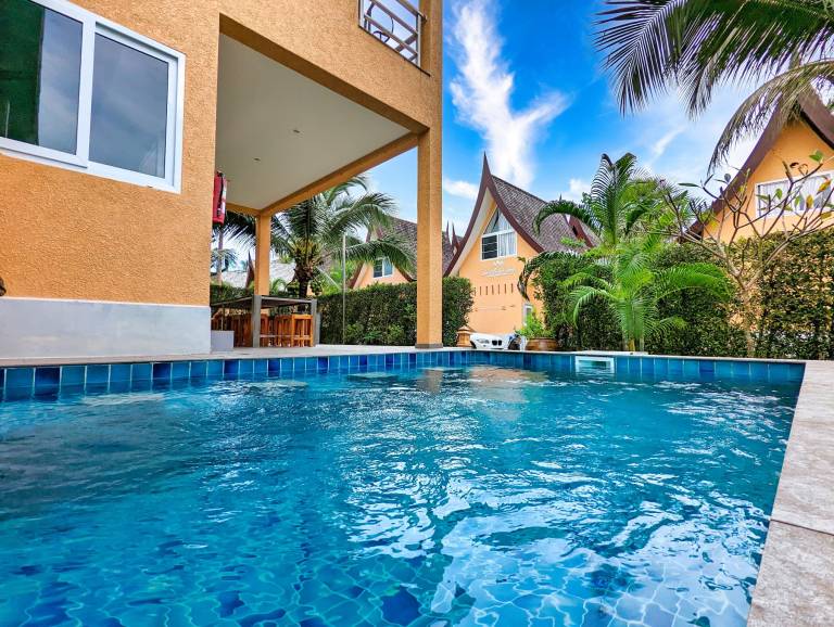 Big villa with pool | Perfect for remote work | Pet-friendly in Ko Chang