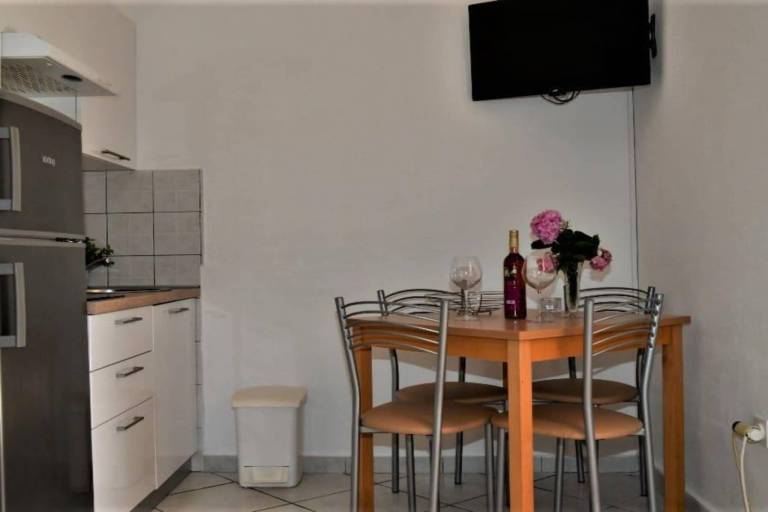 Charming holiday apartment with BBQ & patio | Close to the beach | Pets allowed — photo 4