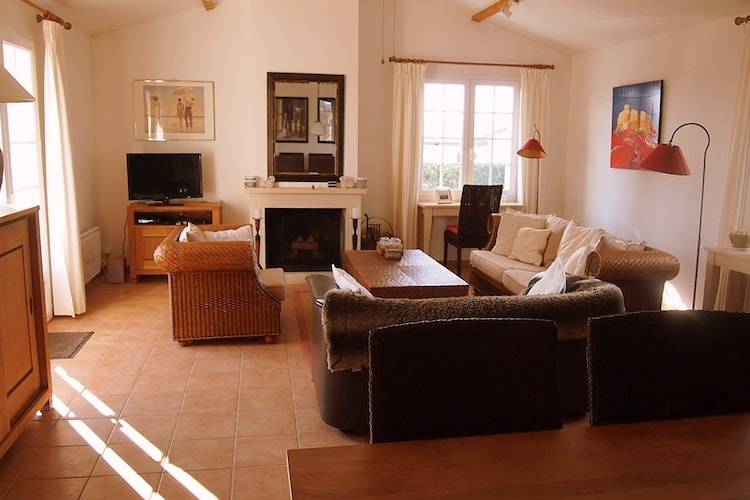 Villa with garden, patio & pool | Nature view — photo 2