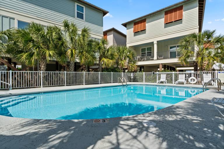 4 Bedroom Cottage Steps from Beach with Pool — photo 5