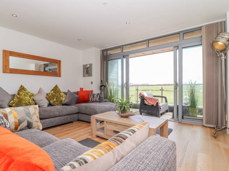 Family-oriented cottage | Beach view | Next to the beach | Pets are welcome — photo 5