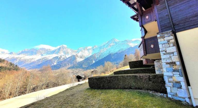 Holiday apartment with pool in Les Houches