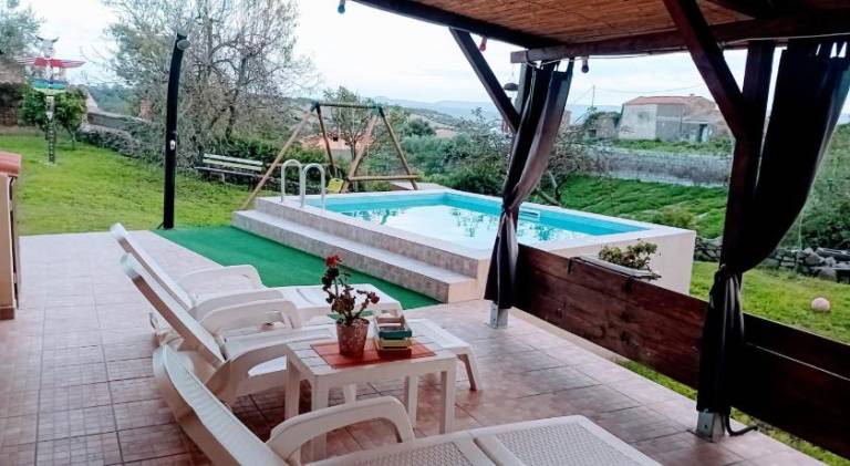 Vacation home with pool in Oristano