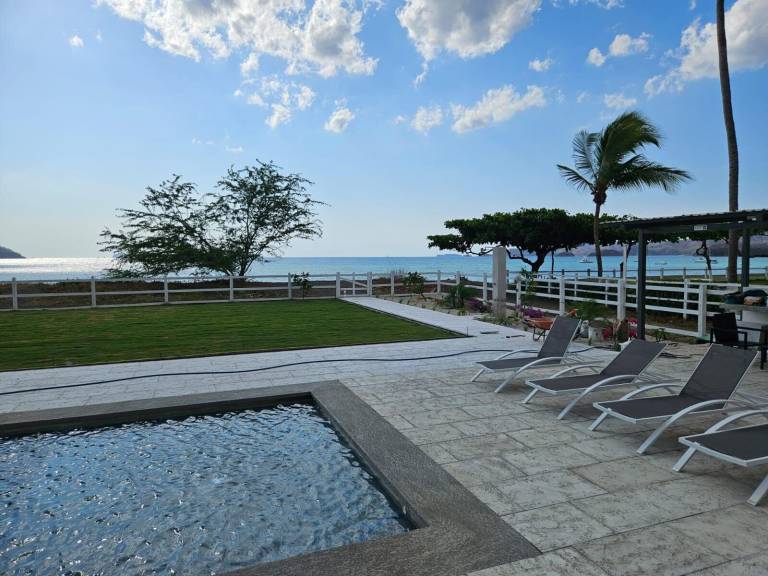Condo Playa Flamingo