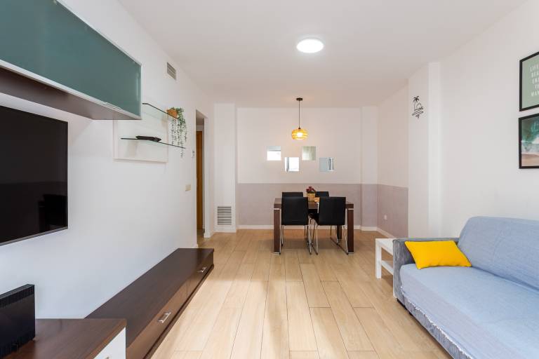 Fully equipped holiday apartment with garden, fast internet & patio | Garden view | Next to the beach | Pets allowed — photo 4