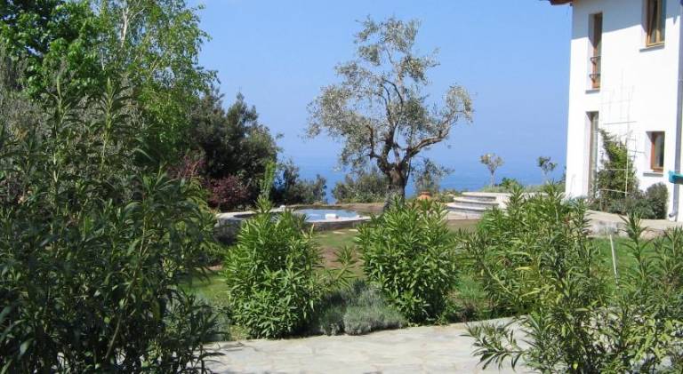 Fully equipped wonderful house with patio, BBQ & garden | Pet-friendly — photo 3