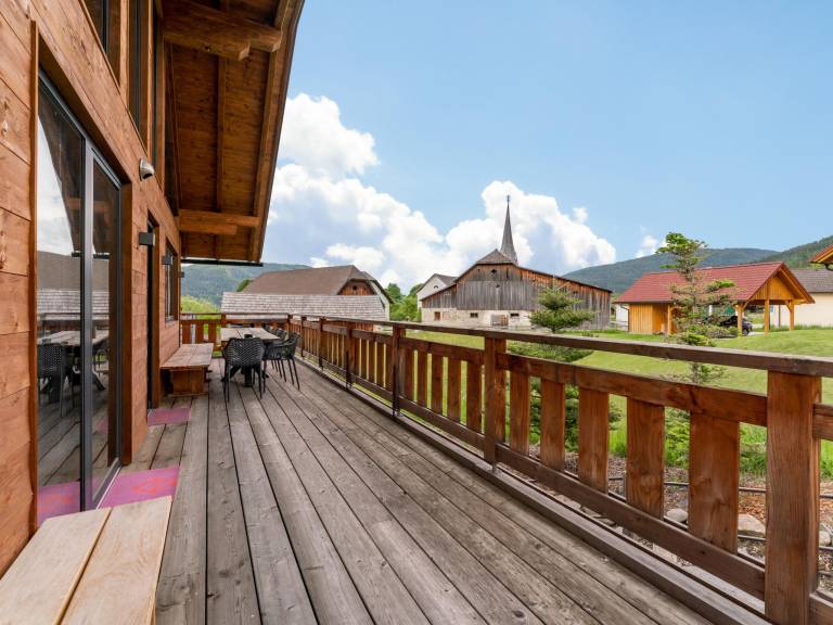 Chalet with patio & sauna — photo 2