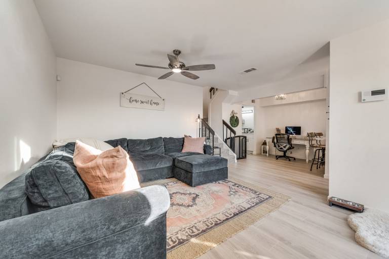 Child-friendly wonderful condo with pool | Pet-friendly in Irving, TX