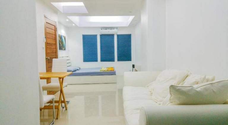 Rental apartment with 1 room for 5 persons in Bangkok