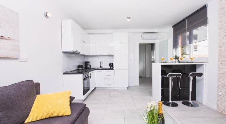 Pleasant apartment with pool | Pet-friendly — photo 3
