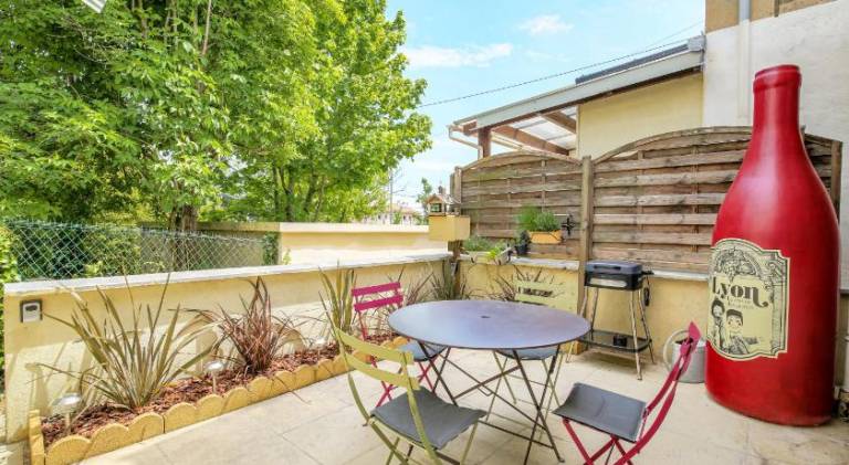 Apartment with 2 rooms for 6 persons in Villeurbanne