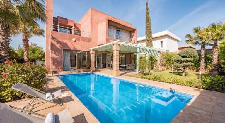 390 m&sup2; Villa