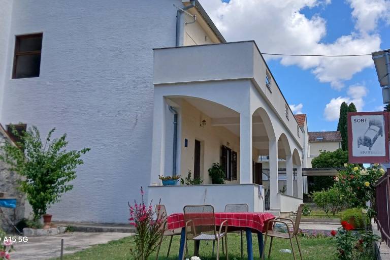 Privatzimmer in Sveti Filip i Jakov, Sveti Filip I Jakov für max. 3 Personen, Privatzimmer in Sveti Filip i Jakov, Sveti Filip I Jakov für max. 3 Personen,