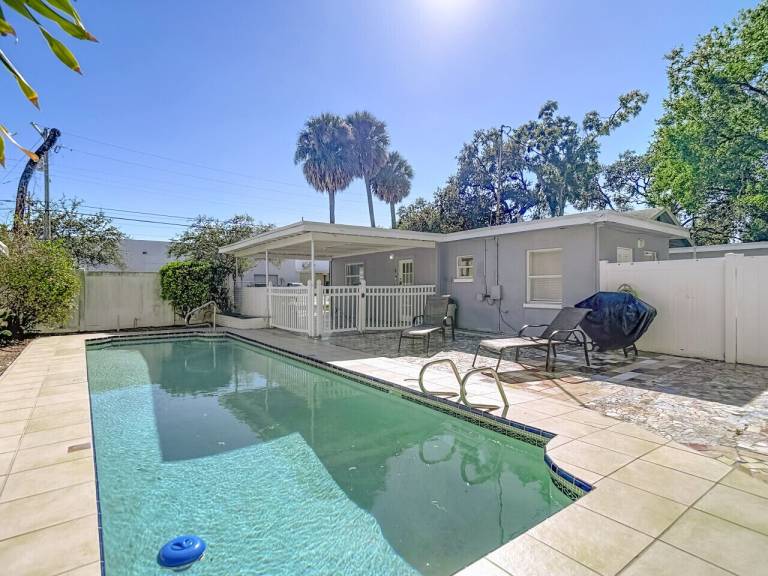 Lodge Palmetto Beach