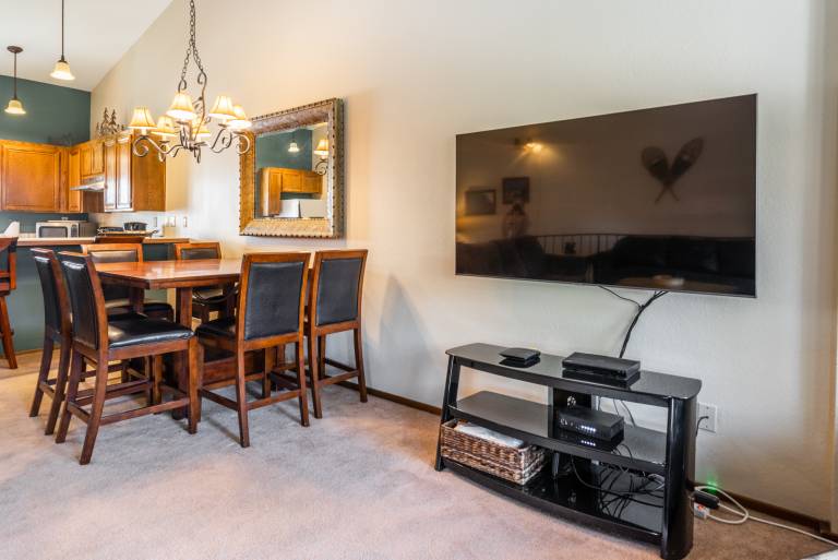 Family-friendly vacation home with sauna & jacuzzi | Lake view | Next to the ski | Pet-friendly — photo 3