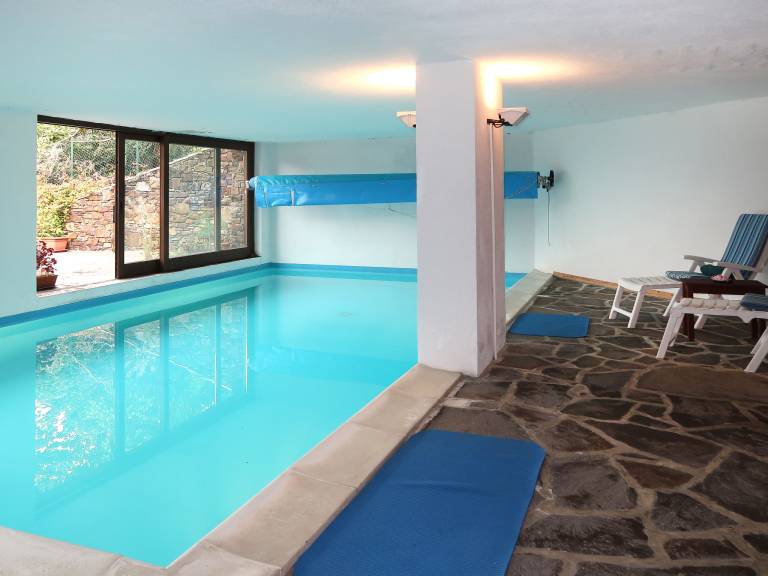 House with barbecue, yard & private pool | Lake view — photo 5