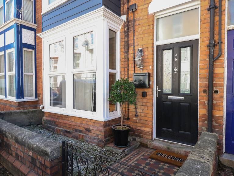 Family-friendly nice cottage with garden | Beach view | Next to the beach | Pets allowed in Weymouth