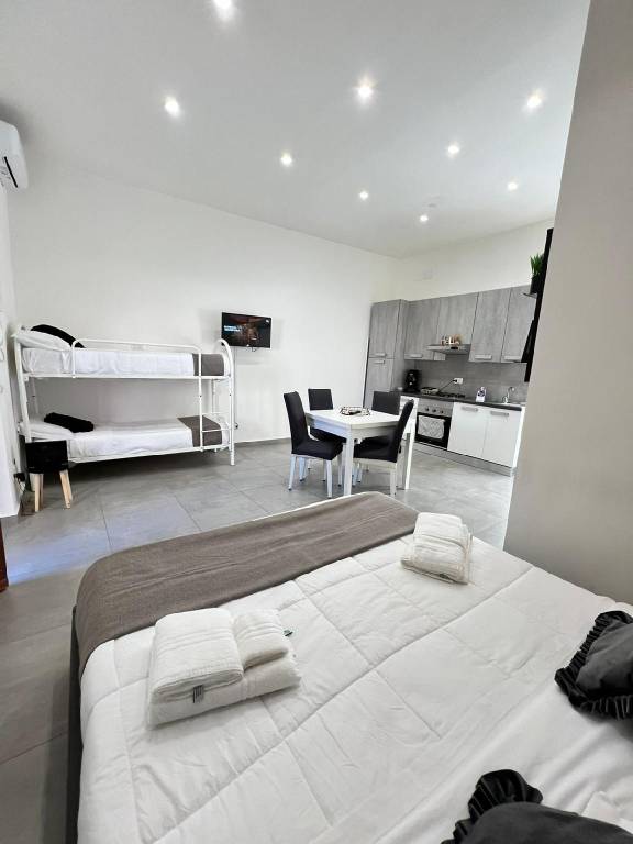 Apartment with 2 rooms for 6 persons in Casoria