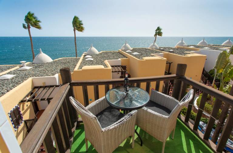 Apartment with terrace & pool in San Bartolomé de Tirajana
