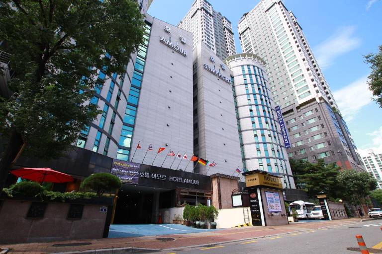 Amour Symphony Hotel