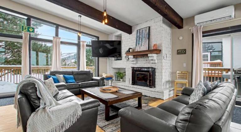 Northview-Blue Mountain-Sauna-Firepit-Balcony-Parking in The Blue Mountains, ON