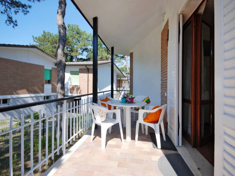 House with patio, BBQ & garden — photo 2