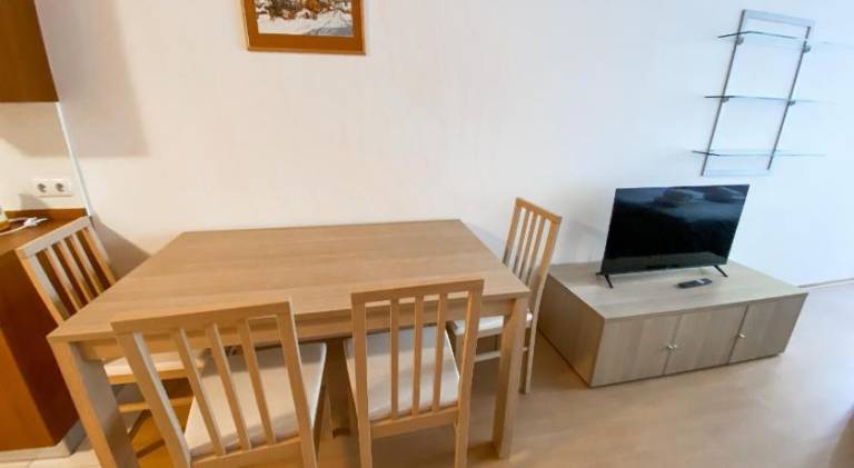 Rental apartment with yard — photo 3