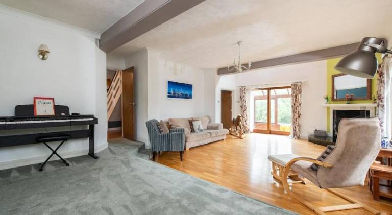 Vacation home with 5 rooms for 9 persons in Redditch