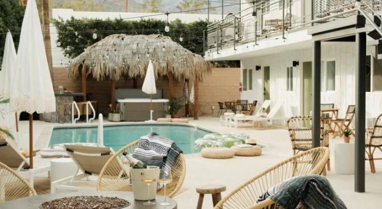 Villa with hot tub, private pool & barbecue — photo 3