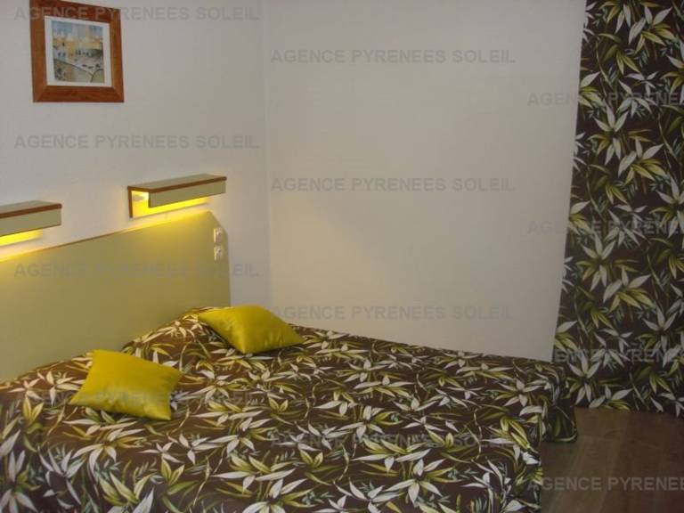 Ski-In/Ski-Out 2-Bedroom Apartment with Balcony and Parking — photo 5