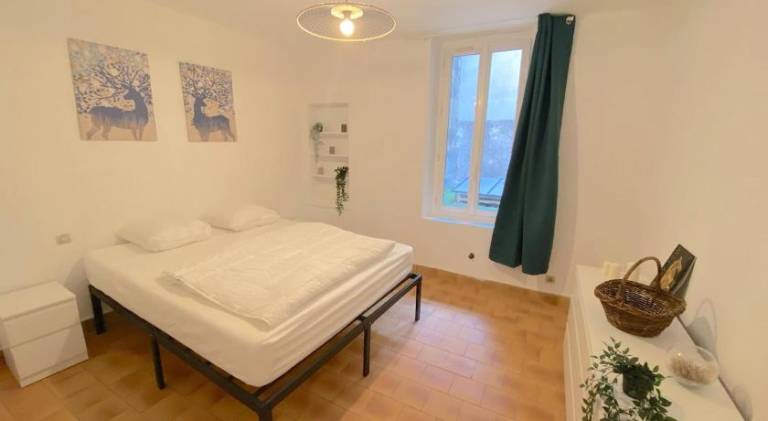 Holiday apartment with terrace & yard — photo 4
