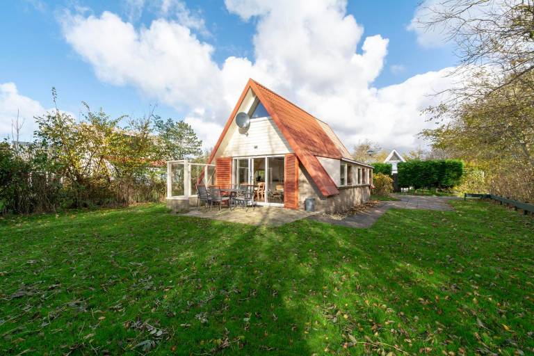 Pleasant vacation home with yard & terrace | Pet-friendly in Callantsoog