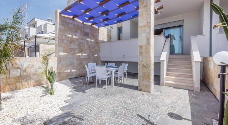 House with garden in Porto Cesareo