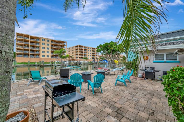Dolphin Suite 2B Pet Friendly Waterfront Dock in Treasure Island, FL