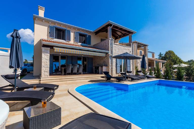 Villa  Deklići
