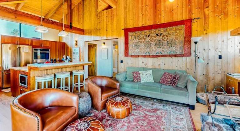 Pleasant vacation home with pool & hot tub | Next to the beach | Pets allowed — photo 2