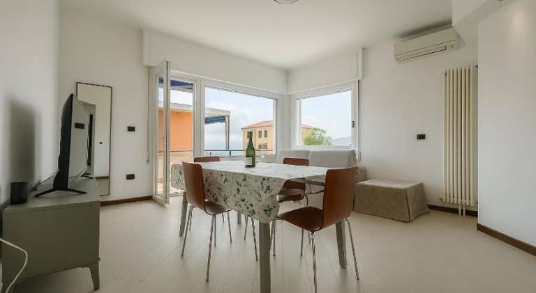 WELCOME RIVIERA-Primavera 1A- Vista mare- spazioso e comodo appartamento-2 bagni-wifi-aria condizion — photo 2