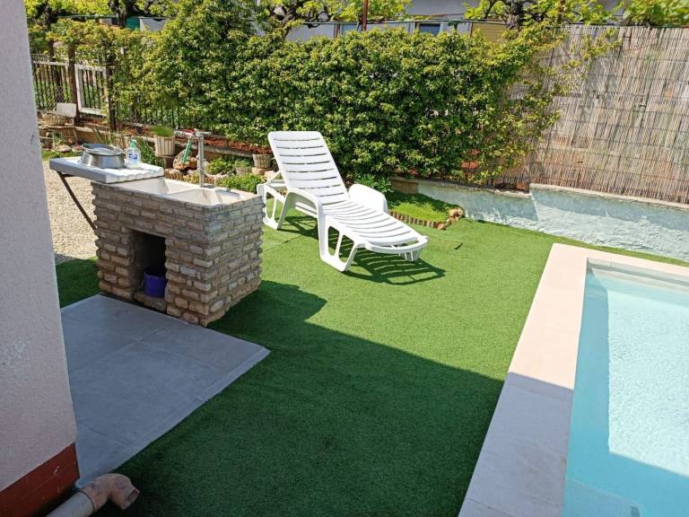 House with yard, private pool & grill — photo 5