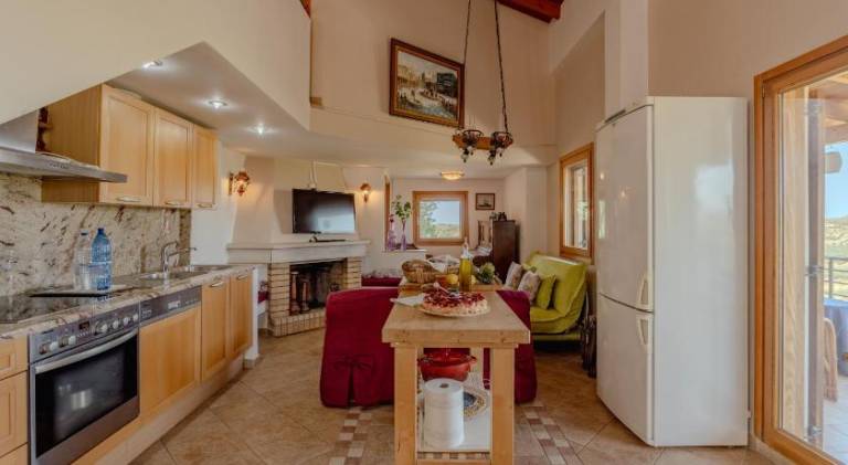 Fully equipped wonderful villa with grill, patio & jacuzzi | Suitable for remote work | Pets are welcome — photo 4
