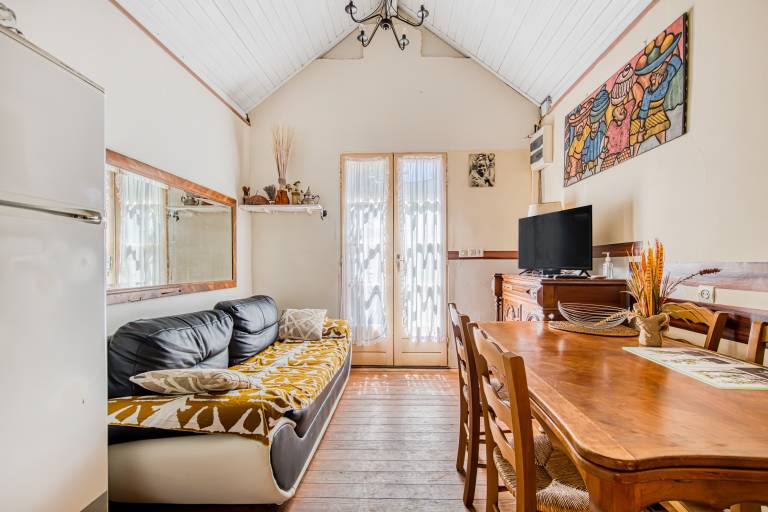 Children-friendly wonderful vacation home with yard & patio | Garden view | Next to the beach | Dogs allowed — photo 4