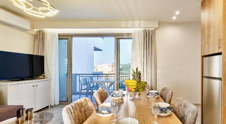 New cozy apartments in Crete Coast with pool and dining area — photo 3